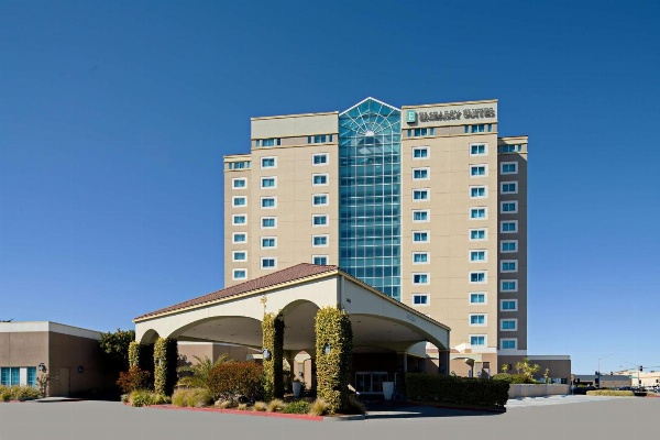 Embassy Suites by Hilton Monterey Bay-Seaside image 2