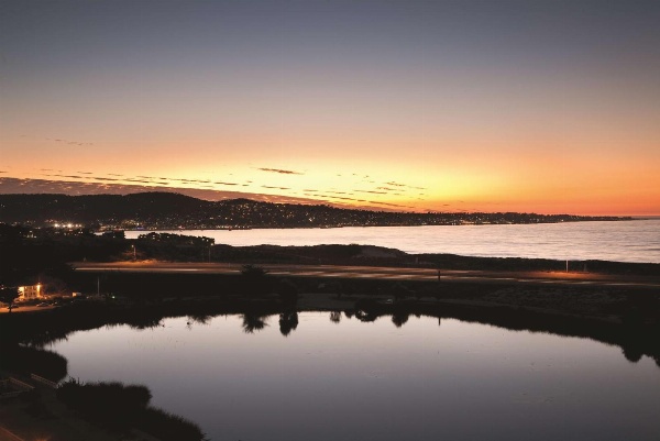 Embassy Suites by Hilton Monterey Bay-Seaside image 3